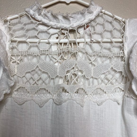 Free people white sleeves too with open tie back - Picture 3 of 7